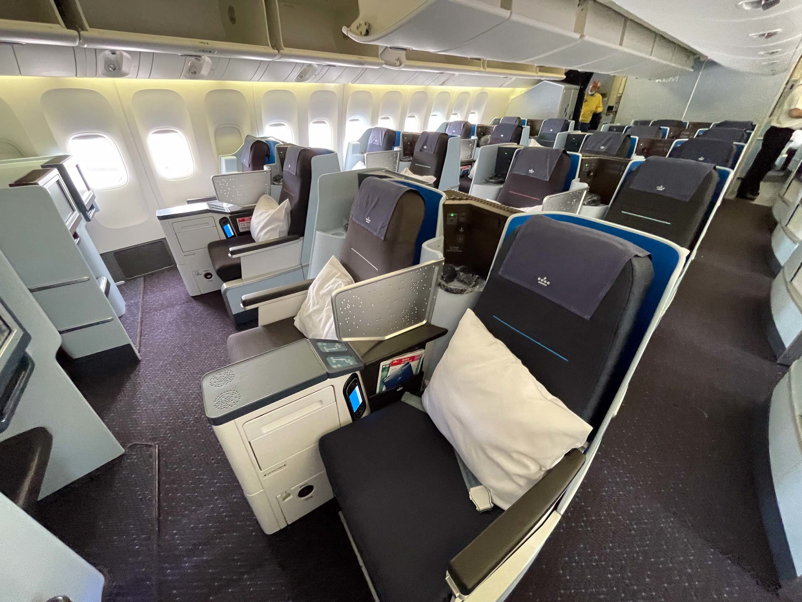 Review: KLM Business Class 777 (SIN-CGK) - JakartaPotato