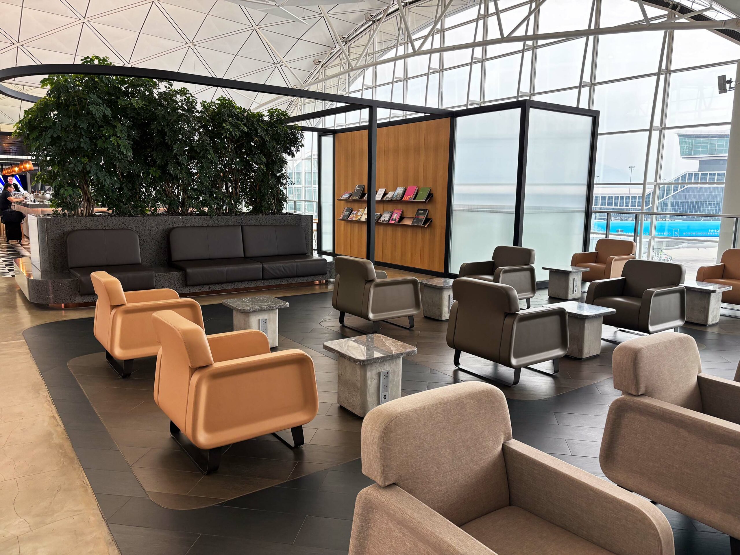 Review: Qantas Lounge Hong Kong (HKG)