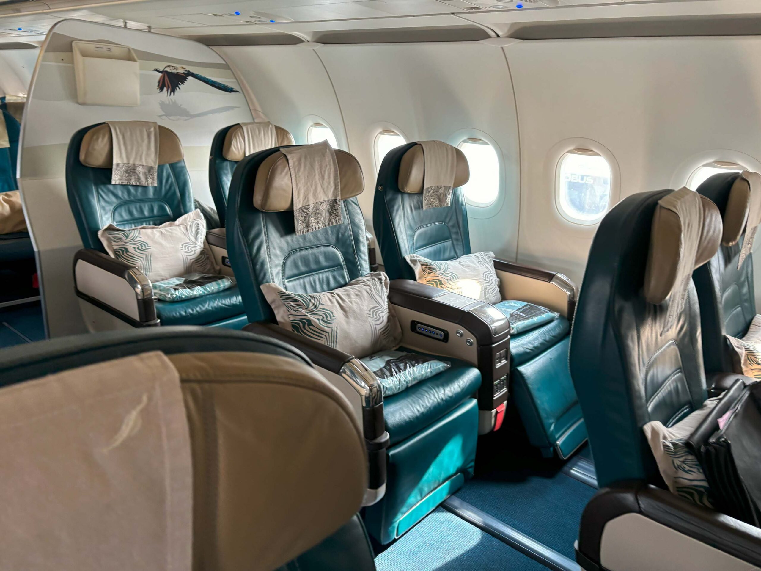Review: SriLankan Airlines A320neo Business Class (KTM-CMB)
