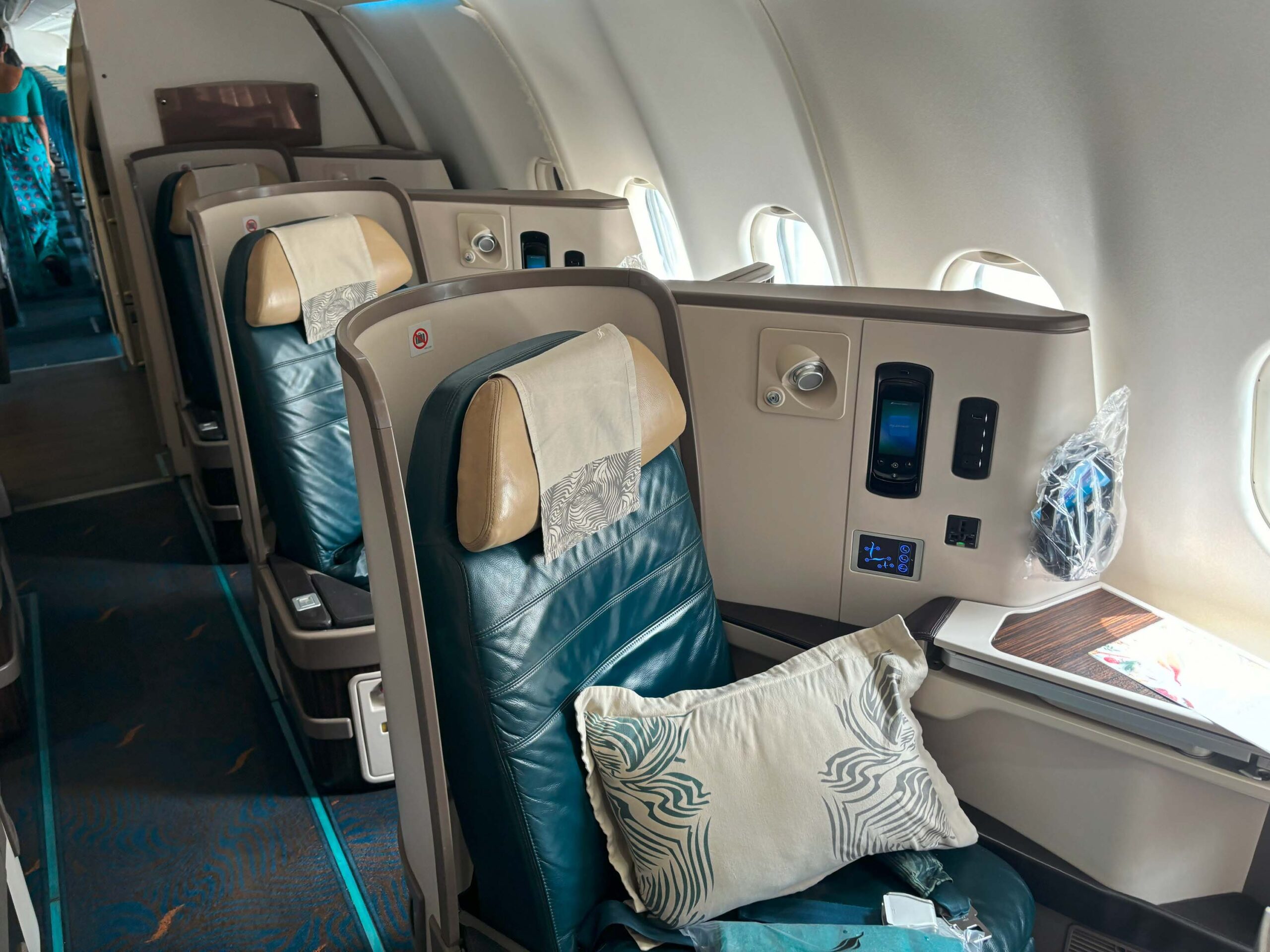Review: SriLankan Airlines A330 Business Class (CMB-SIN)