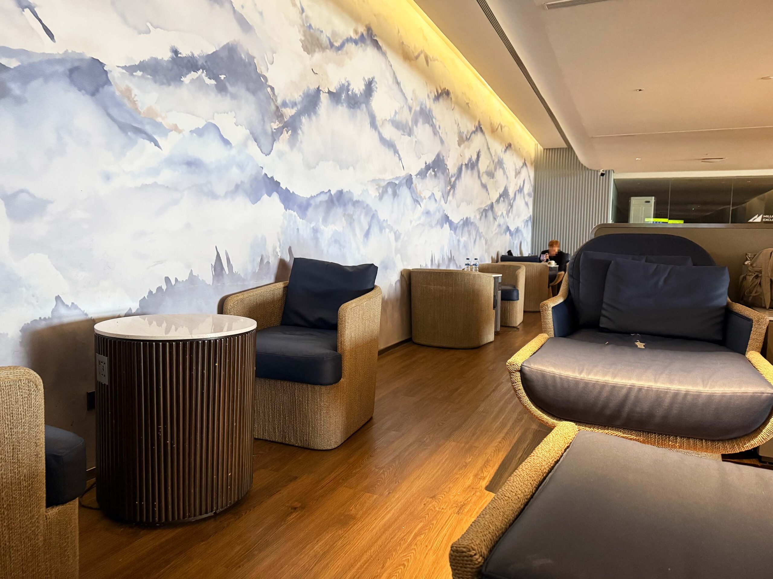 Review: Philippine Airlines Mabuhay Lounge Manila (MNL)
